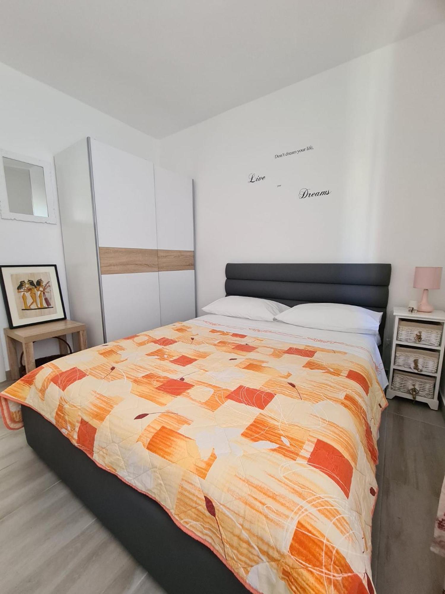 Apartman Varga Traù Esterno foto